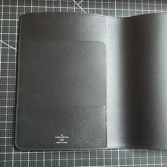 Louis Vuitton Desk Agenda Cover A5 insert size, Damier Black - Picture 6 of 13